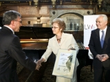 III miejsce Grand Prix dla Grupy Tubądzin z rąk Pani Danuty Wałęsy i Jana Krzysztofa Bieleckiego III miejsce Grand Prix dla Grupy Tubądzin z rąk Pani Danuty Wałęsy i Jana Krzysztofa Bieleckiego
